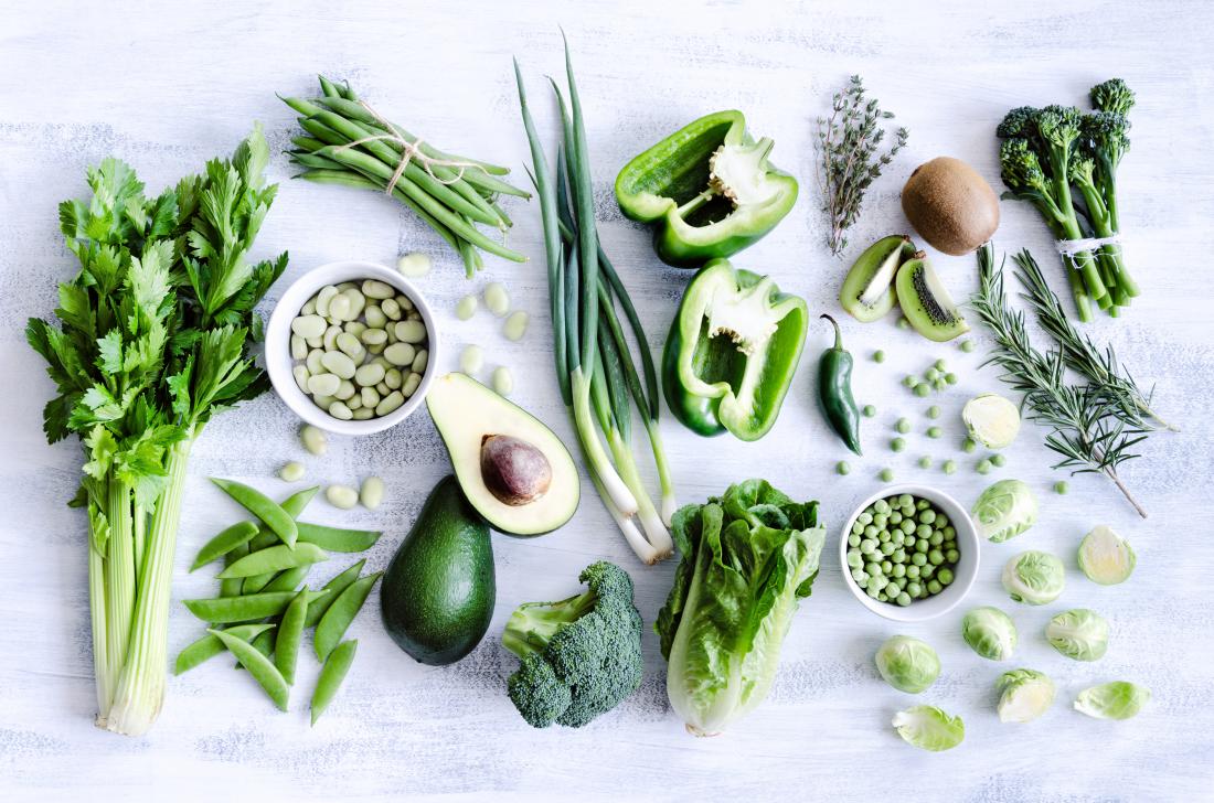 Ljudje bi morali več kot podvojiti uživanje sadja, zelenjave in stročnic, kot so fižol, čičerika in leča. FOTO: Shutterstock